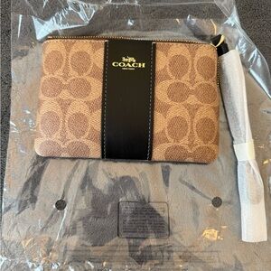 Beautiful Coach Wristlet